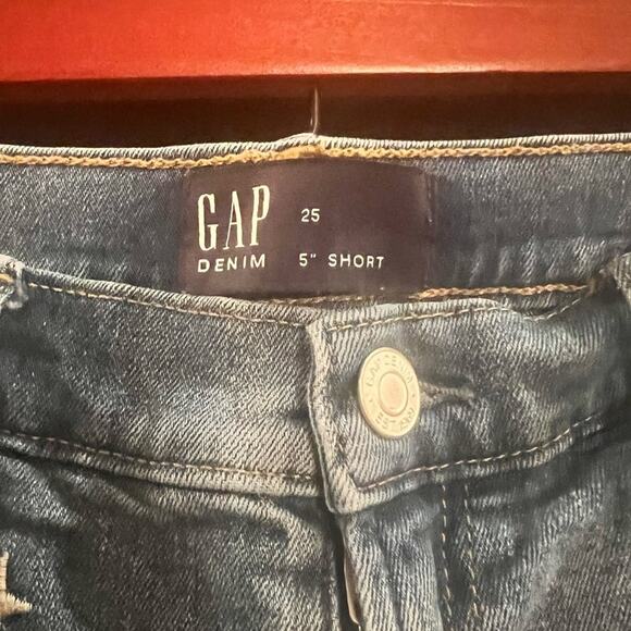GAP-Women’s Denim /Jean Shorts - Picture 3 of 5